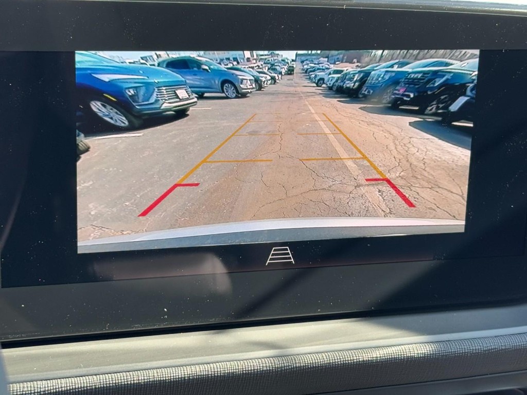 Buick Envista Vehicle Image 13