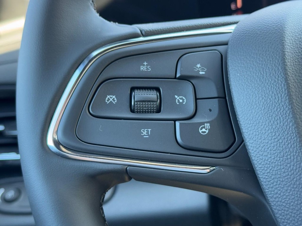 Buick Envista Vehicle Image 10