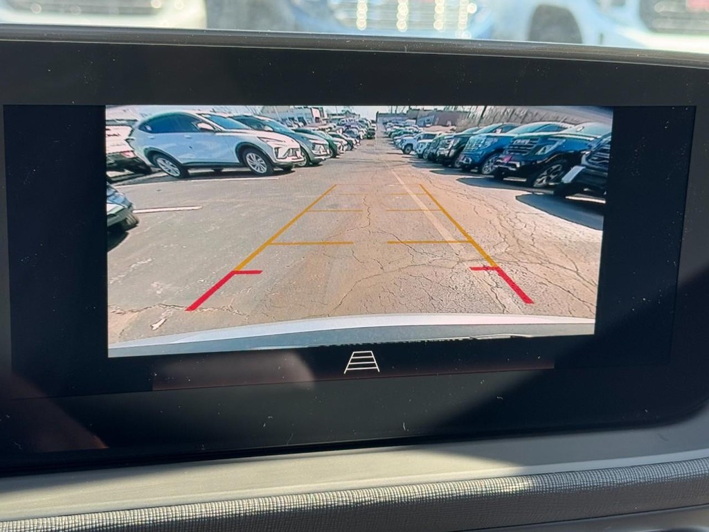 Buick Envista Vehicle Image 13