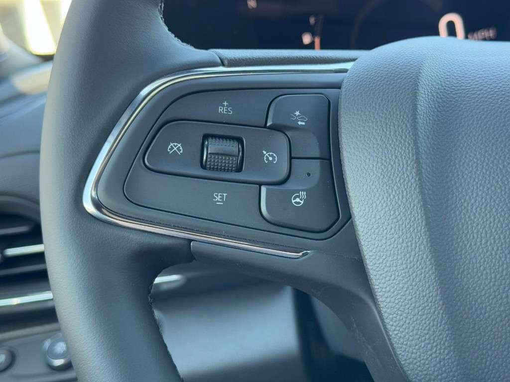 Buick Envista Vehicle Image 10