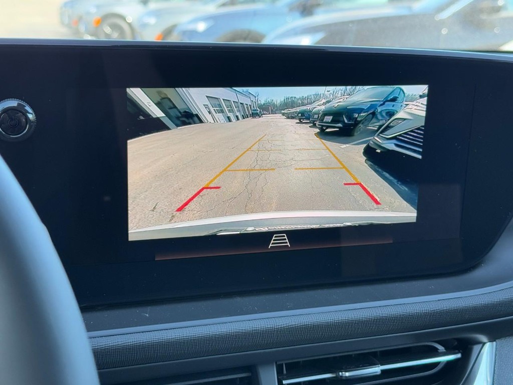 Buick Envista Vehicle Image 13