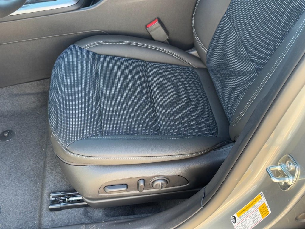 Buick Envista Vehicle Image 14