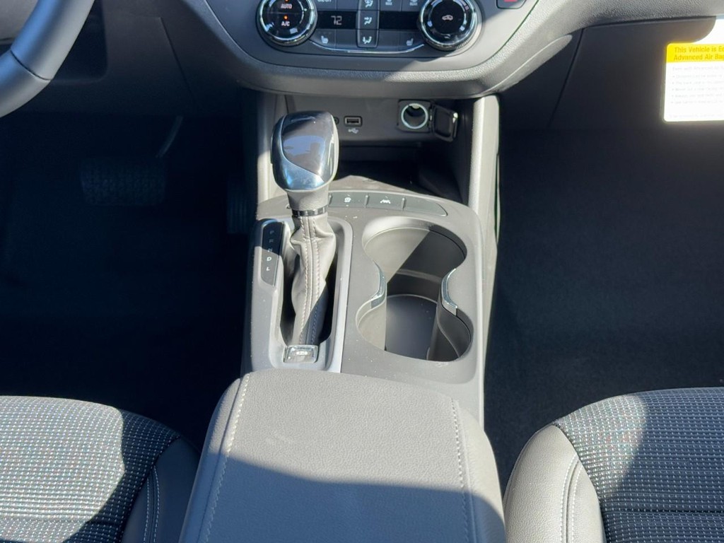 Buick Envista Vehicle Image 09