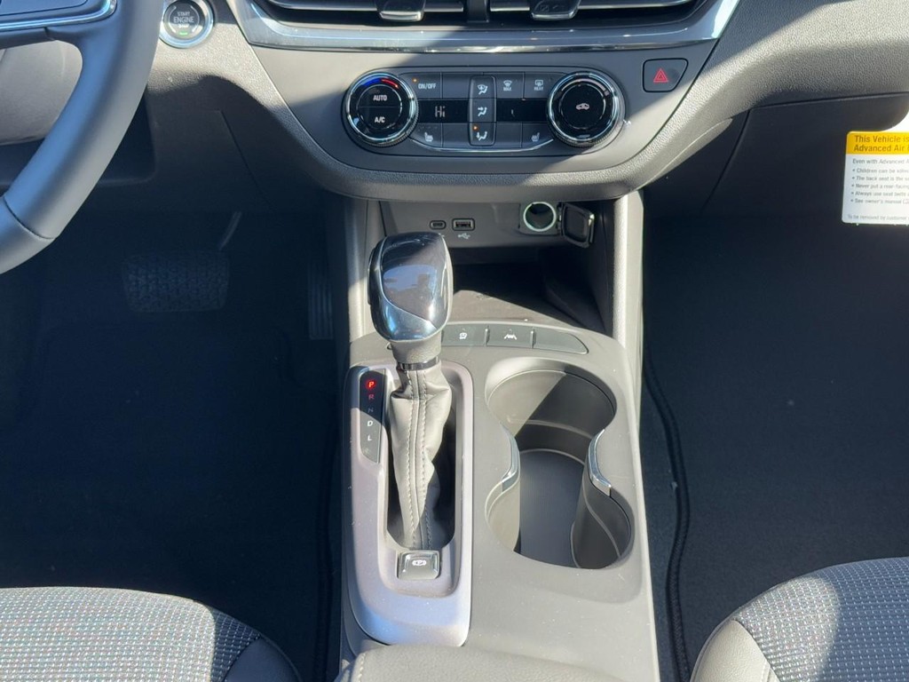 Buick Envista Vehicle Image 09