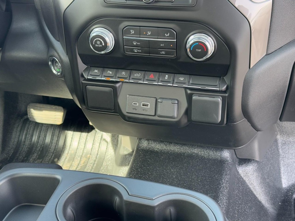 GMC Sierra 1500 Vehicle Image 09