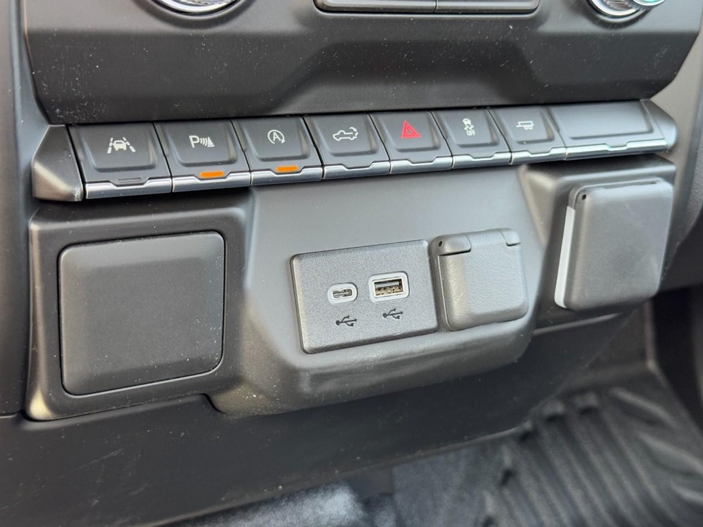 GMC Sierra 1500 Vehicle Image 11