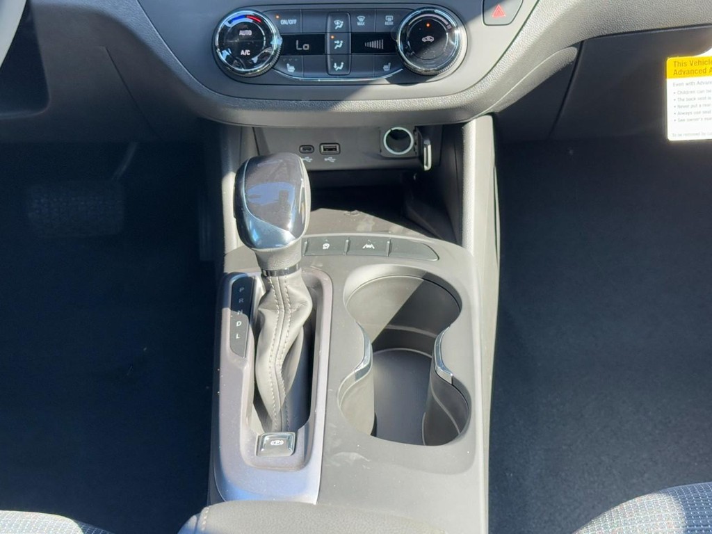 Buick Envista Vehicle Image 09