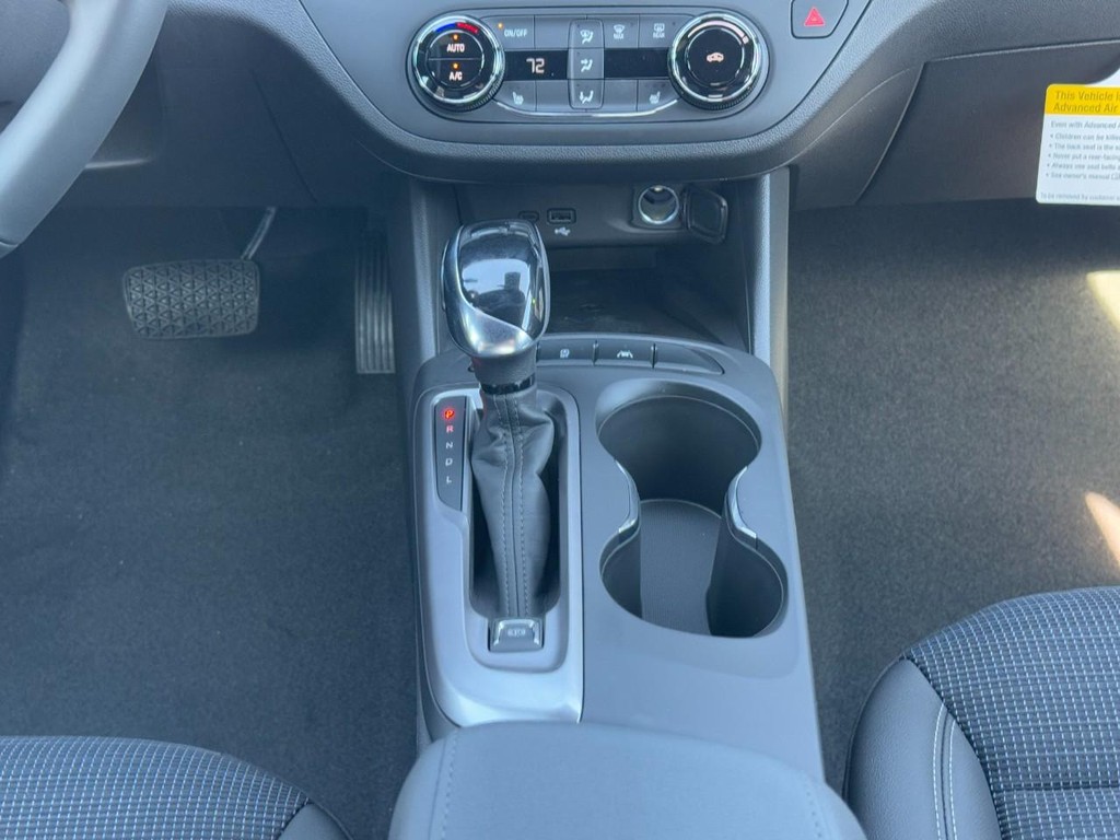 Buick Envista Vehicle Image 09