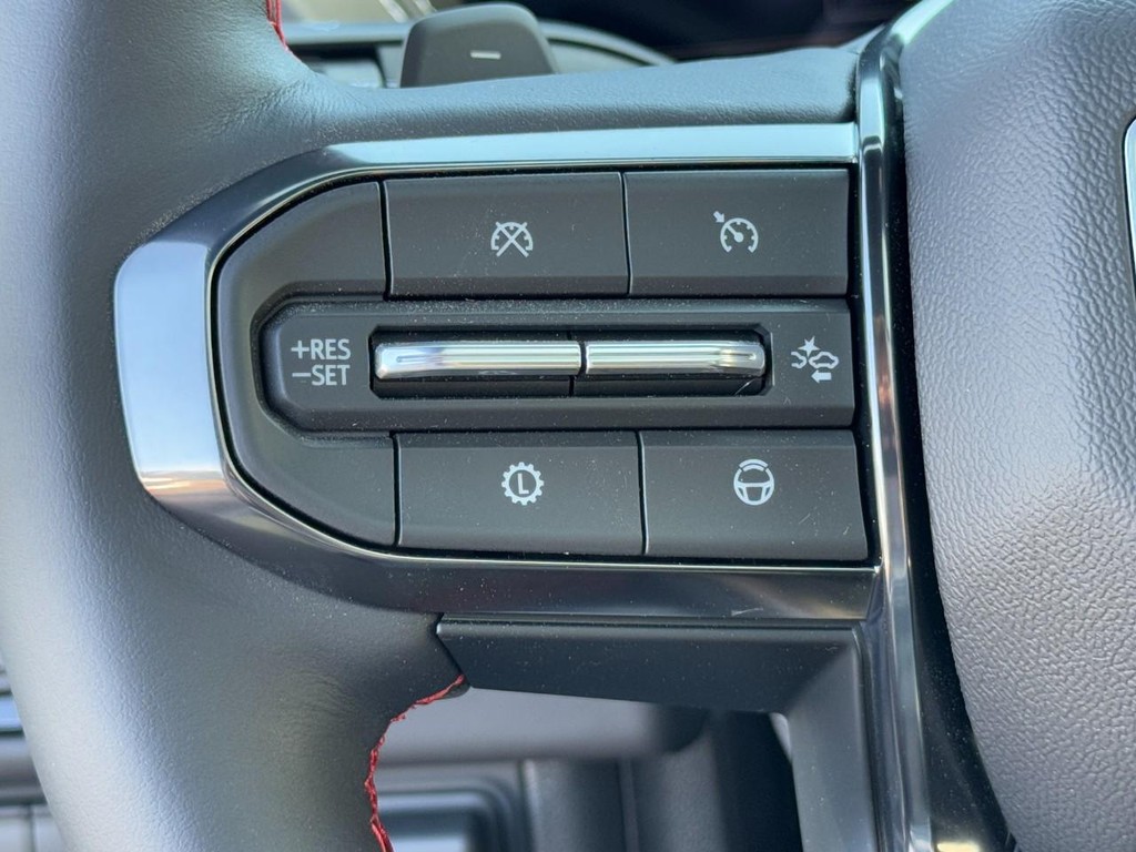 GMC Yukon XL Vehicle Image 13