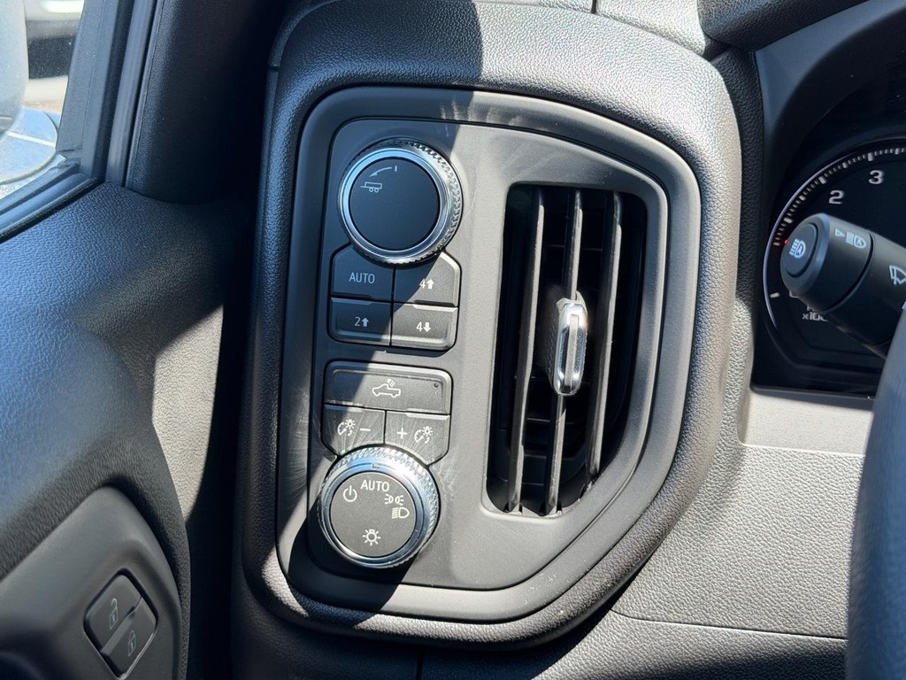 GMC Sierra 1500 Vehicle Image 10