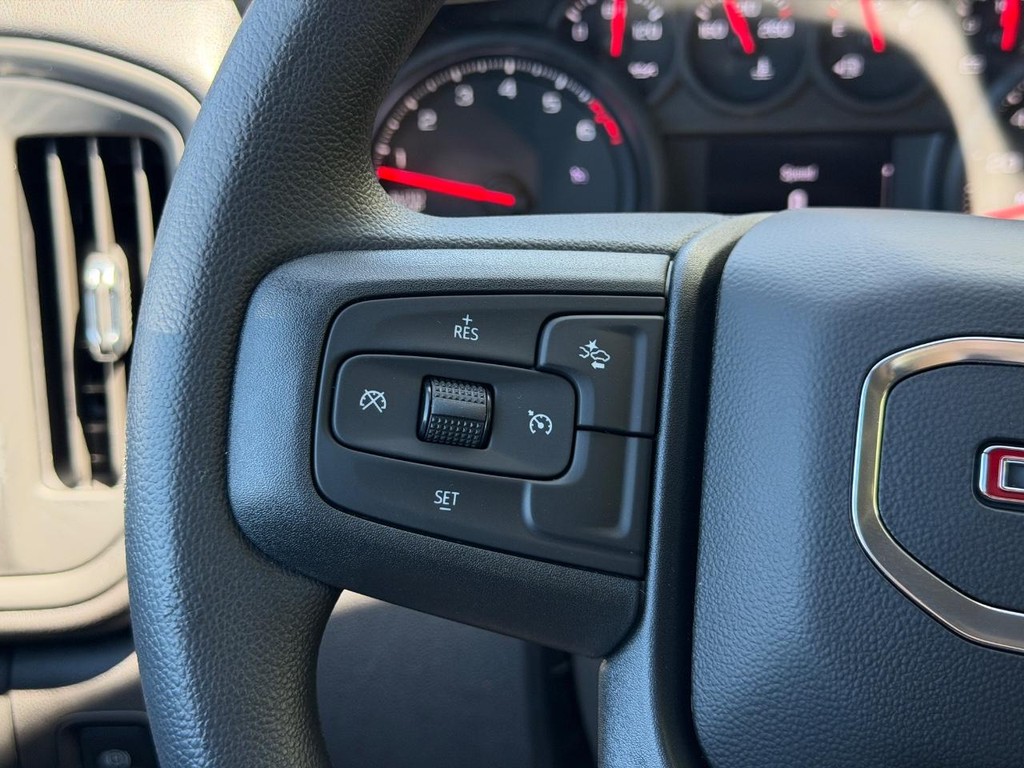 GMC Sierra 1500 Vehicle Image 11
