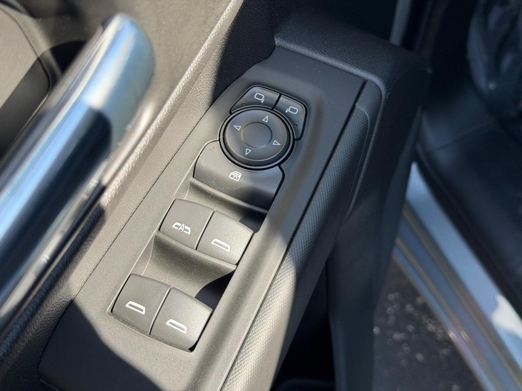 GMC Sierra 1500 Vehicle Image 11