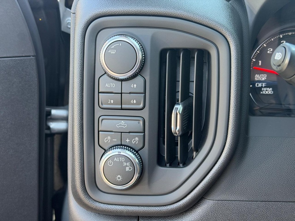 GMC Sierra 1500 Vehicle Image 12