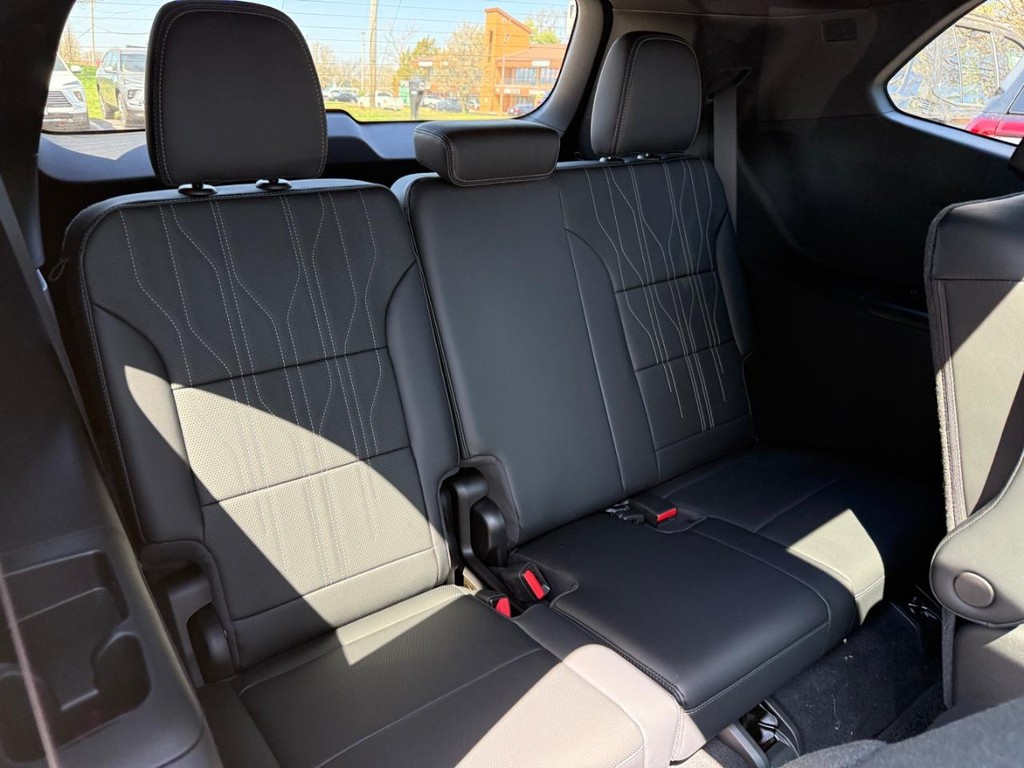 Buick Enclave Vehicle Image 06