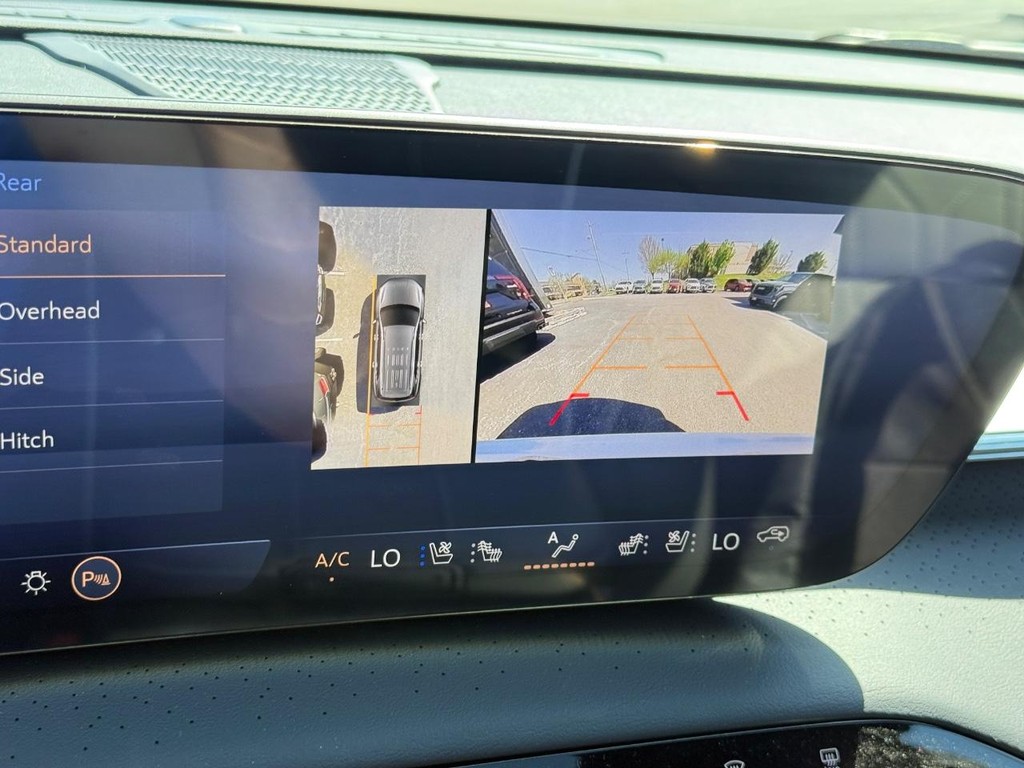 Buick Enclave Vehicle Image 17