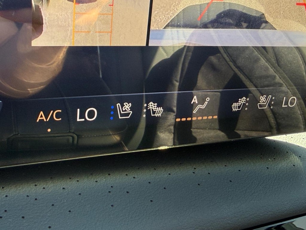 Buick Enclave Vehicle Image 18