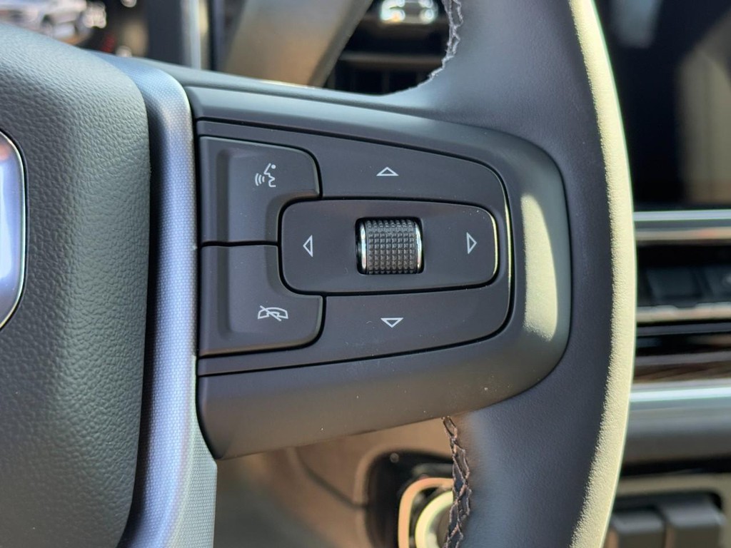 GMC Sierra 1500 Vehicle Image 11