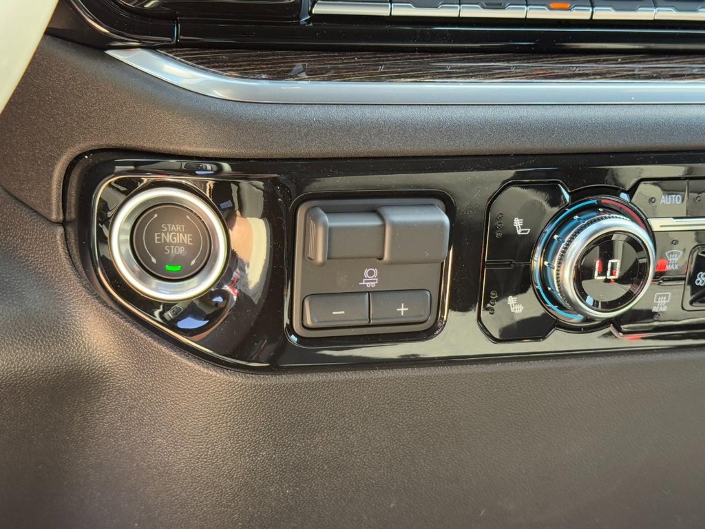 GMC Sierra 1500 Vehicle Image 12