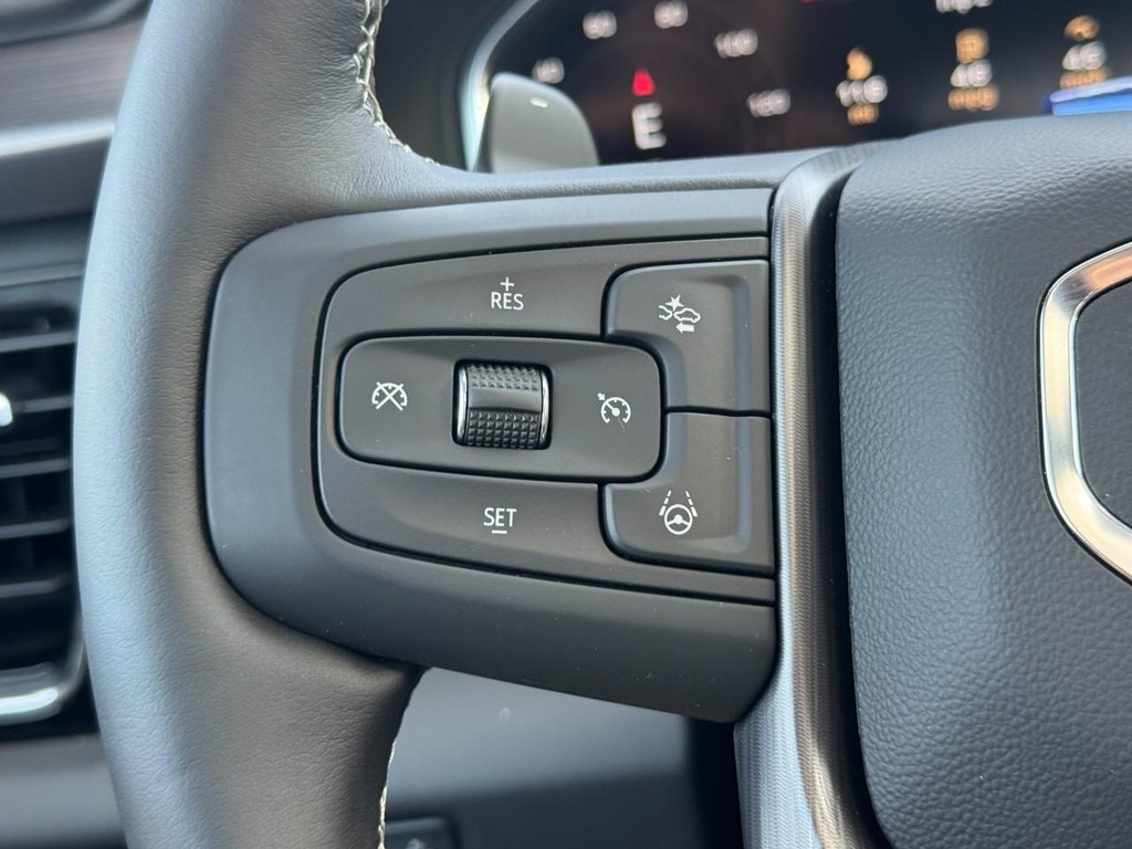 GMC Sierra 1500 Vehicle Image 11