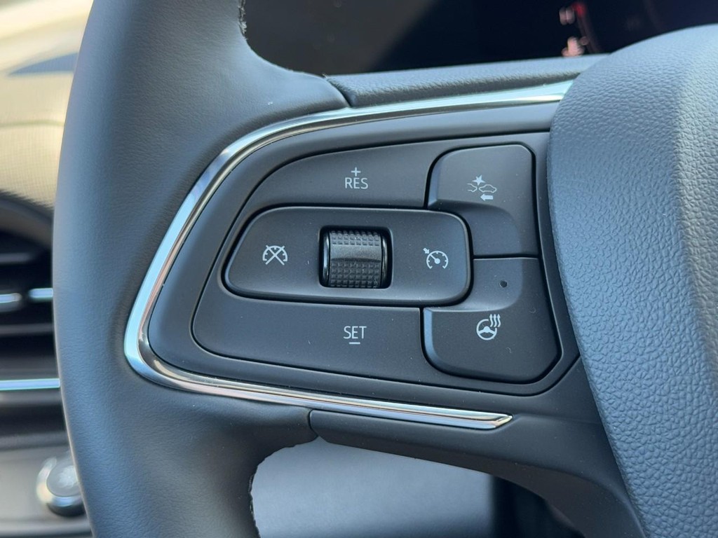 Buick Envista Vehicle Image 10