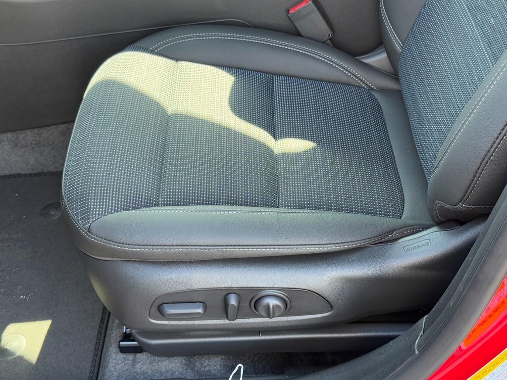 Buick Envista Vehicle Image 14