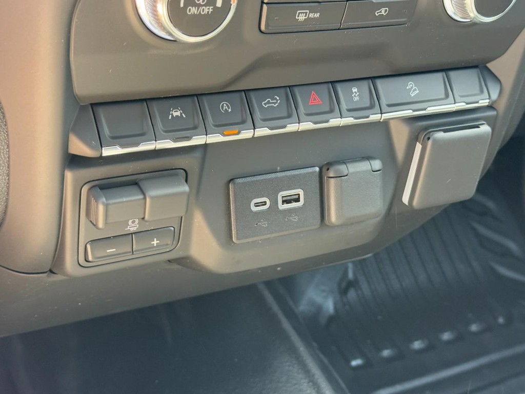 GMC Sierra 1500 Vehicle Image 11