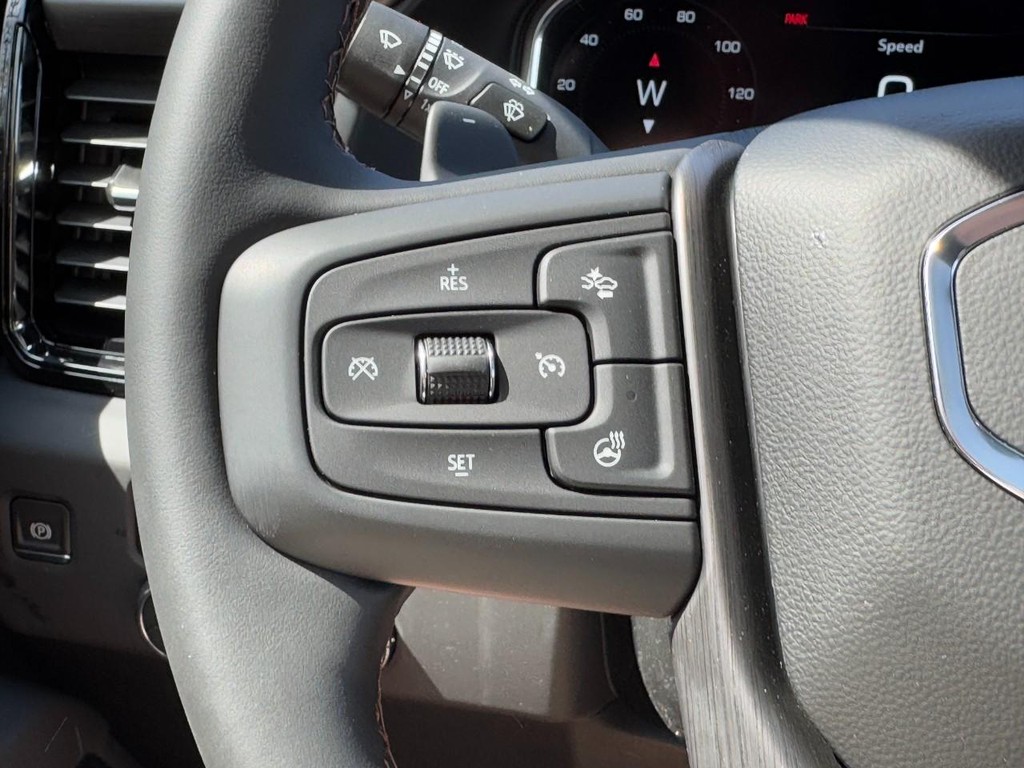 GMC Sierra 1500 Vehicle Image 11