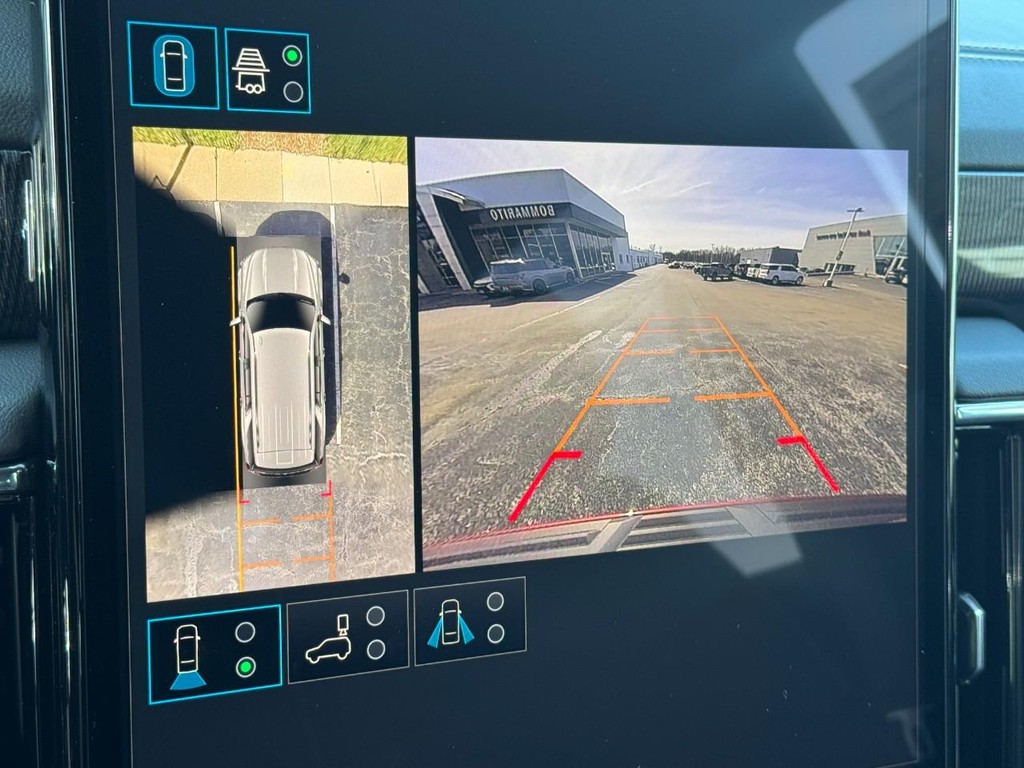 GMC Yukon Vehicle Image 14