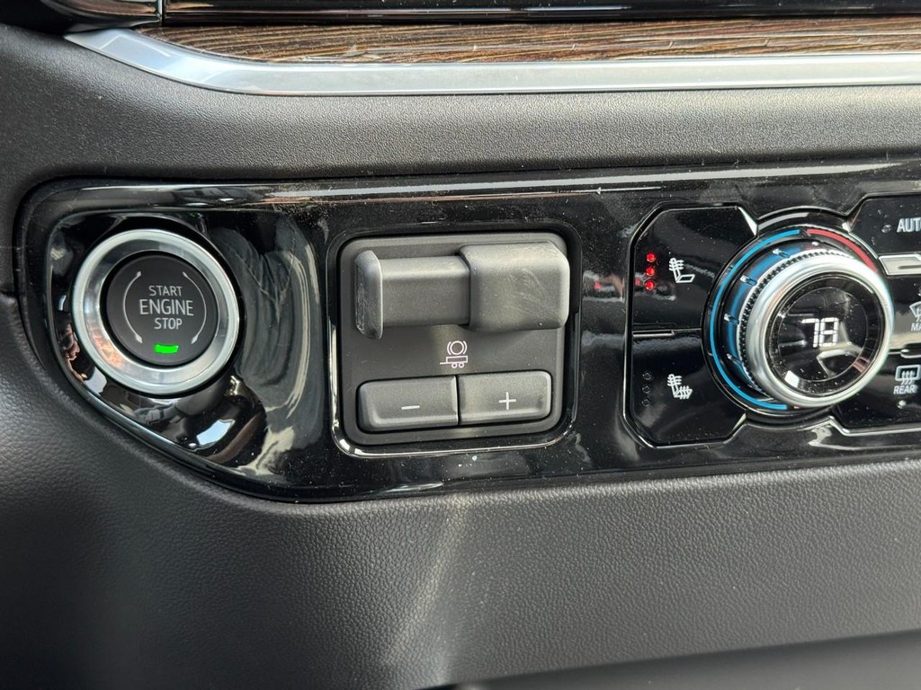 GMC Sierra 1500 Vehicle Image 12