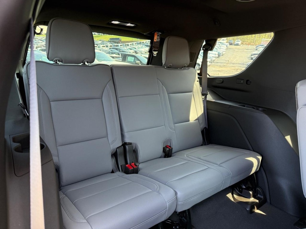 GMC Yukon Vehicle Image 05