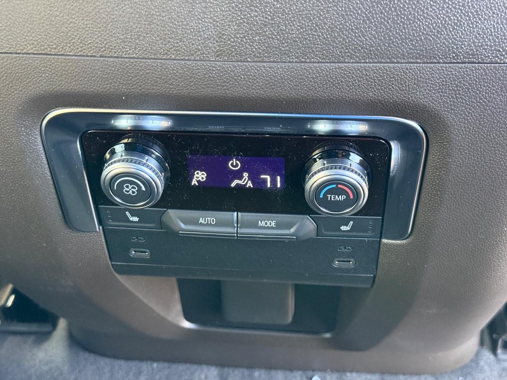 GMC Yukon Vehicle Image 07