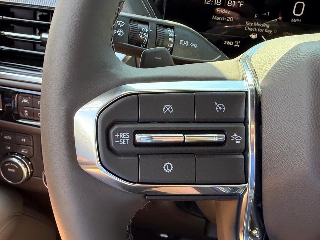 GMC Yukon Vehicle Image 15