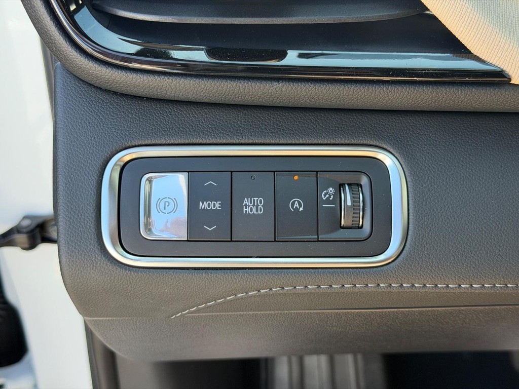Buick Enclave Vehicle Image 12