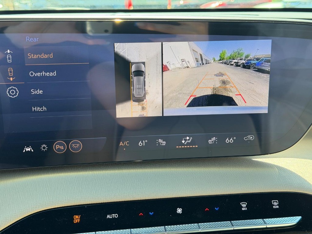 Buick Enclave Vehicle Image 15