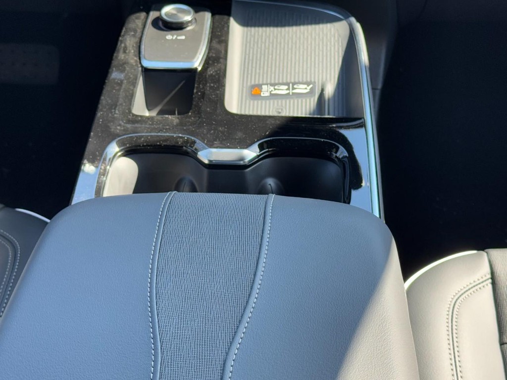 Buick Enclave Vehicle Image 09