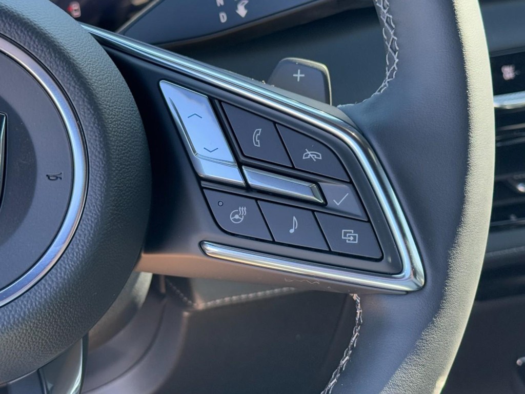 Buick Enclave Vehicle Image 11