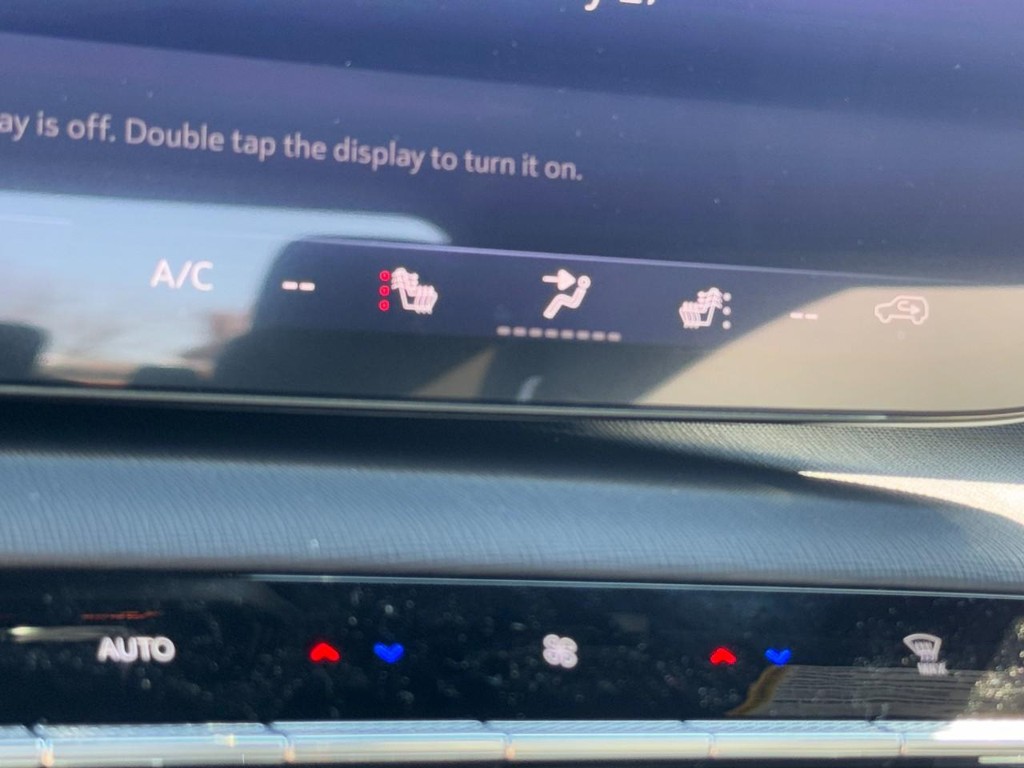 Buick Enclave Vehicle Image 12