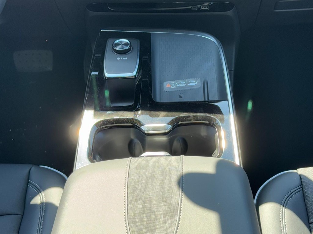 Buick Enclave Vehicle Image 09