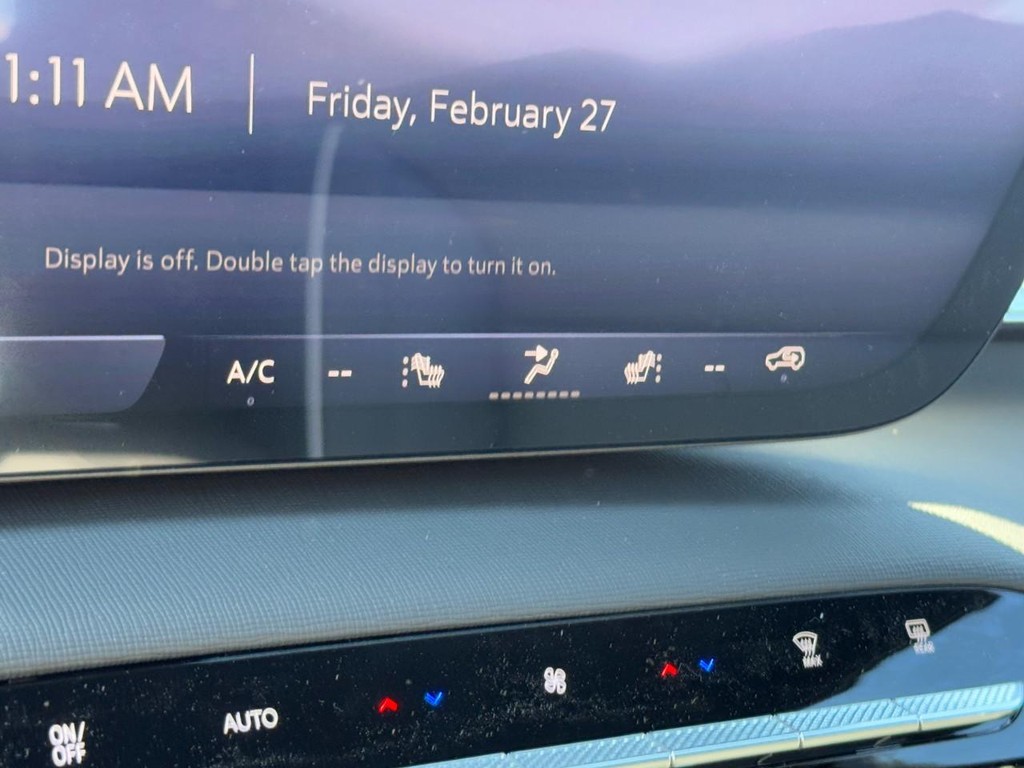 Buick Enclave Vehicle Image 12