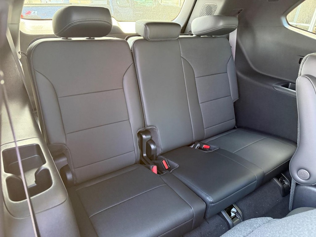 Buick Enclave Vehicle Image 05