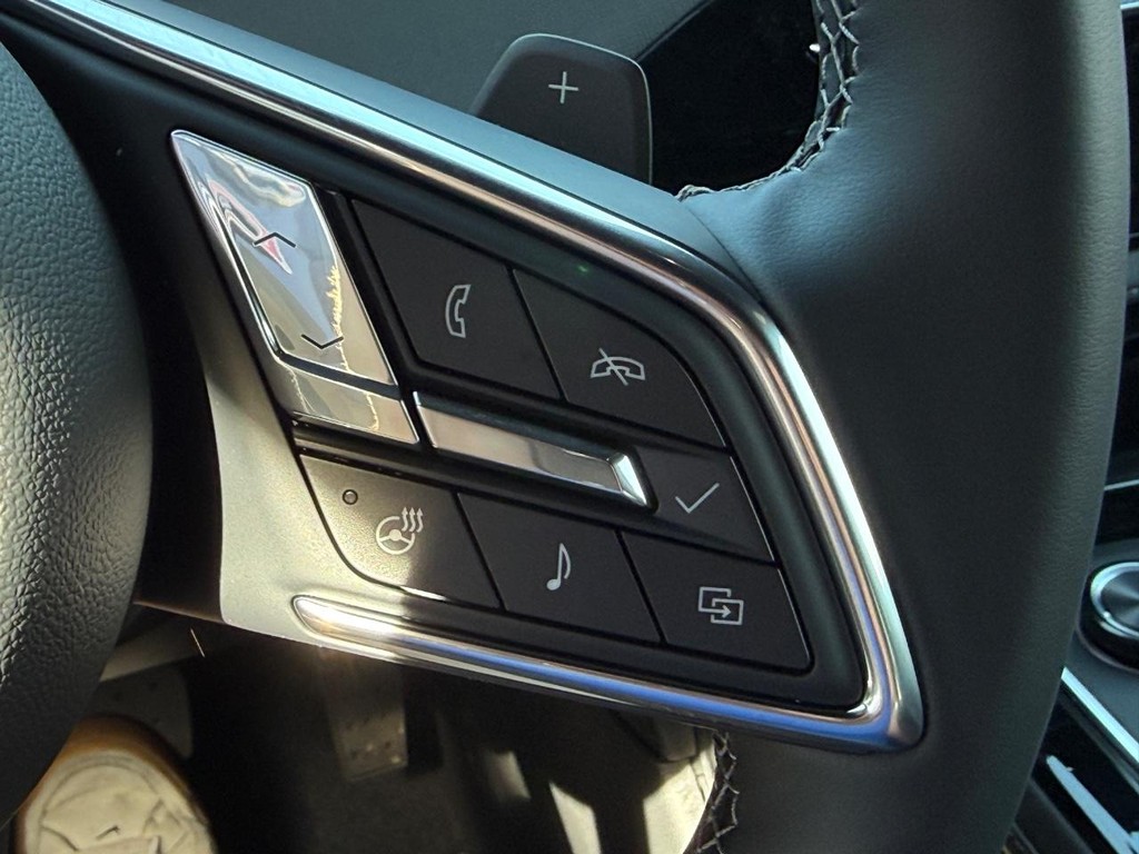 Buick Enclave Vehicle Image 14