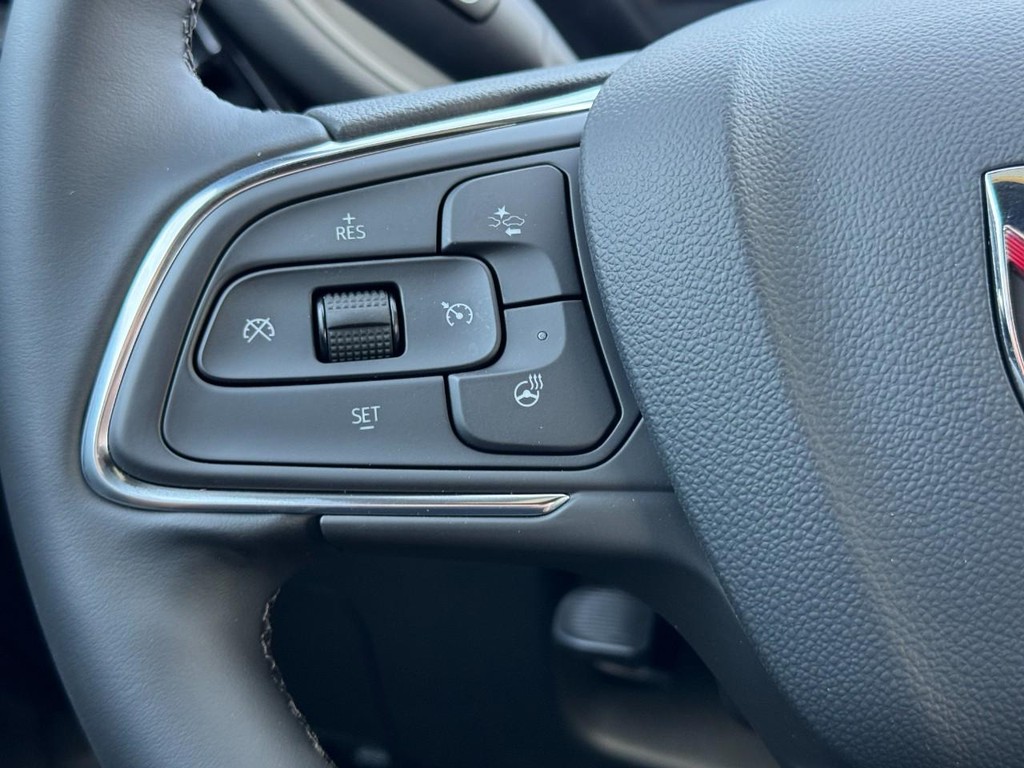 Buick Envista Vehicle Image 10