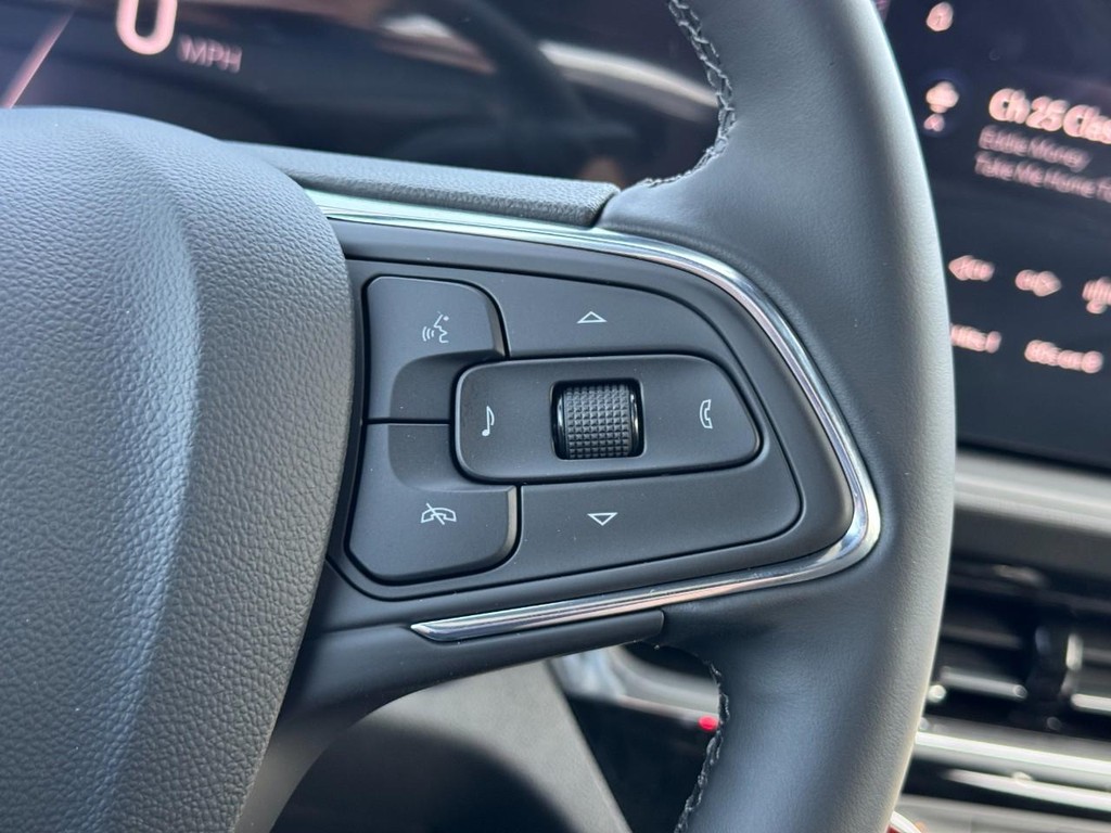 Buick Envista Vehicle Image 11