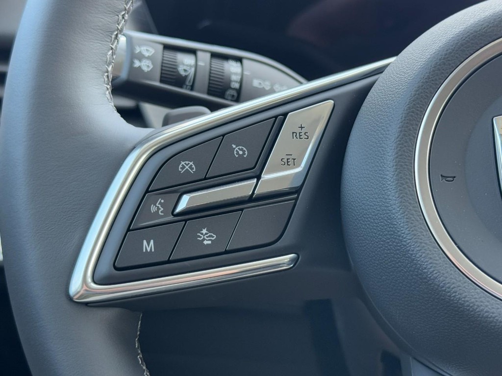 Buick Envision Vehicle Image 11