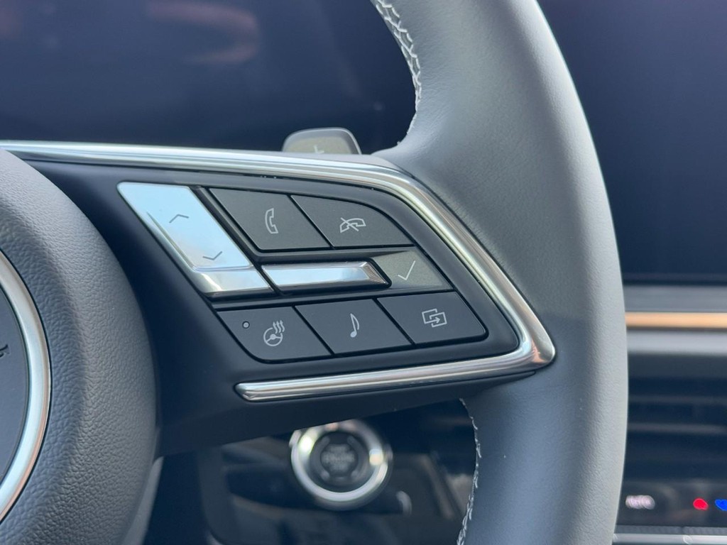 Buick Envision Vehicle Image 12