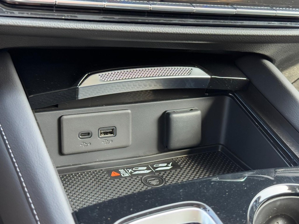 Buick Envision Vehicle Image 13