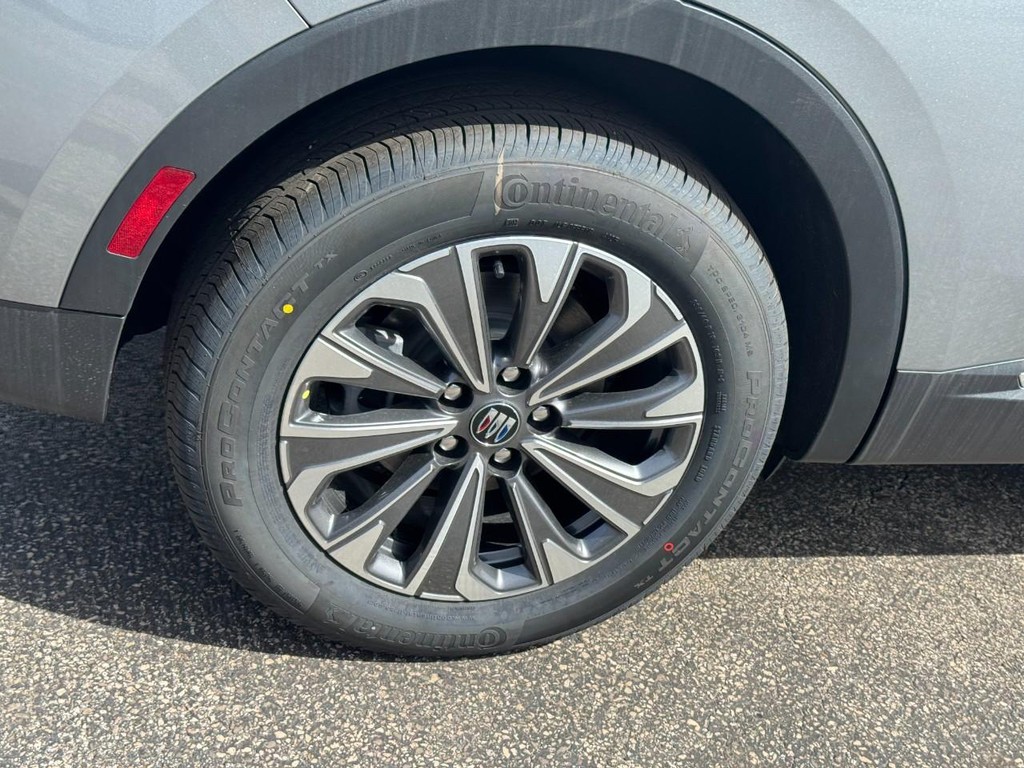 Buick Envision Vehicle Image 04