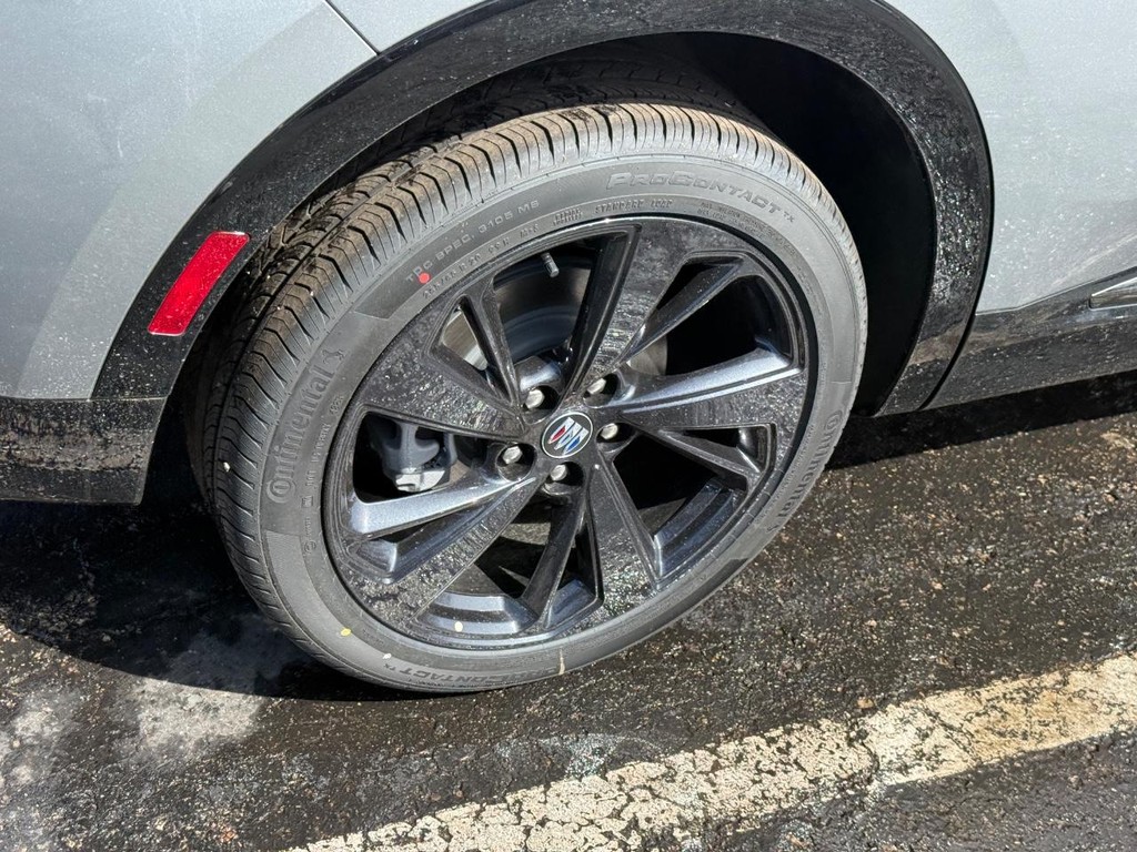 Buick Envision Vehicle Image 04