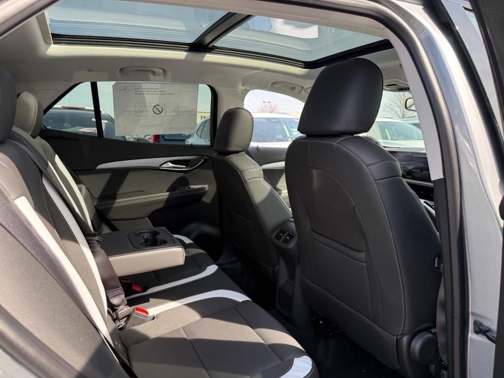 Buick Envision Vehicle Image 05