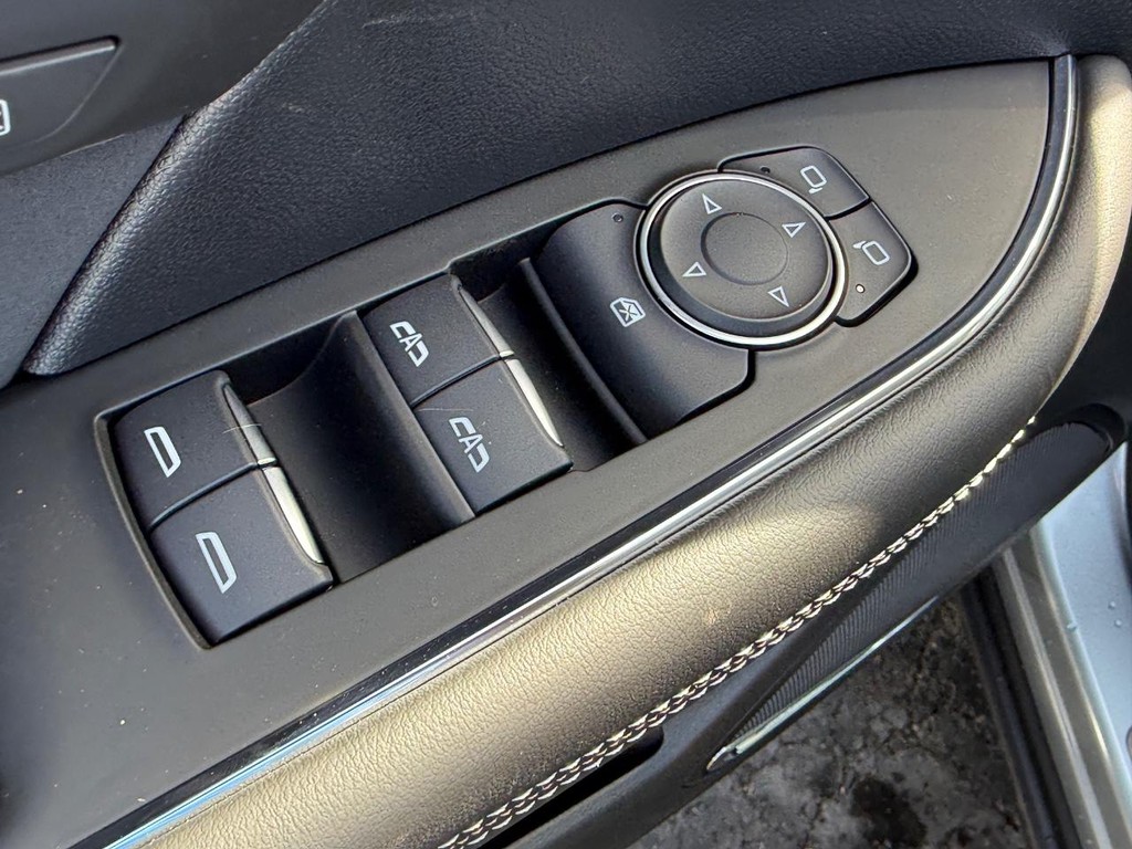 Buick Envision Vehicle Image 09